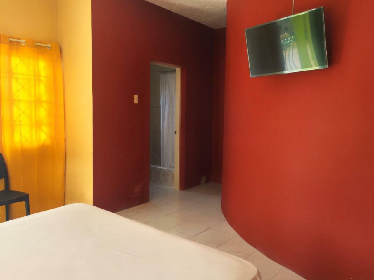 Yaad Hostel Montego Bay Exteriér fotografie