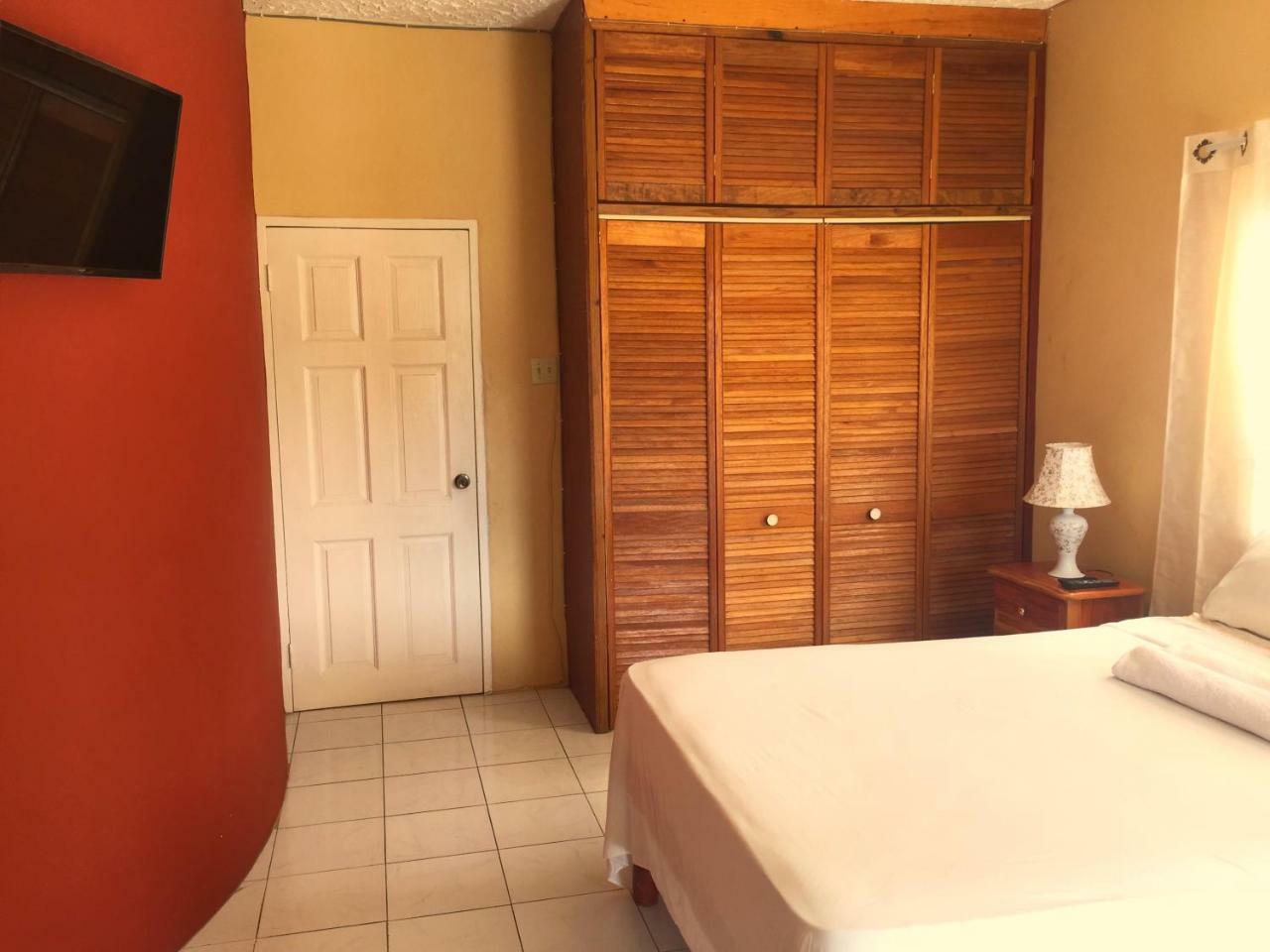 Yaad Hostel Montego Bay Exteriér fotografie